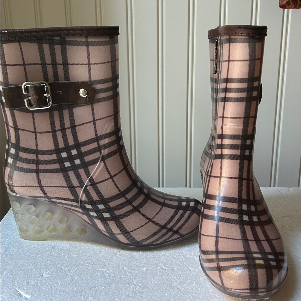 Sanming Mei perforated wedge heel pattern print ZipUp Rain Bootie Boot size37(6) - Picture 3 of 16